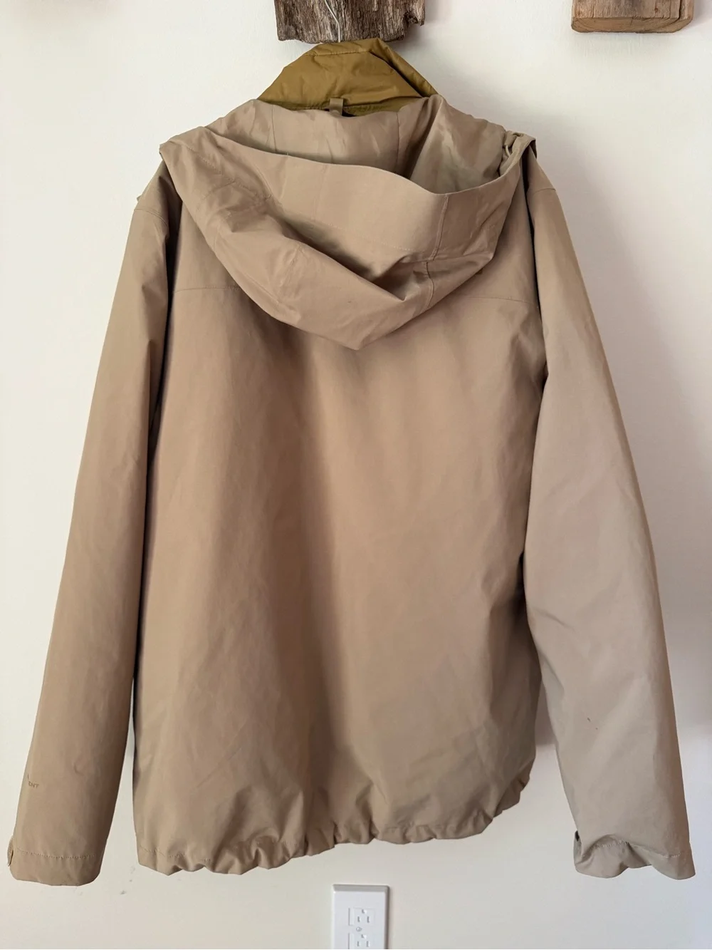 The North Face Men’s Tan Hooded Insulated Jacket Size Large Outdoor Winter Coat